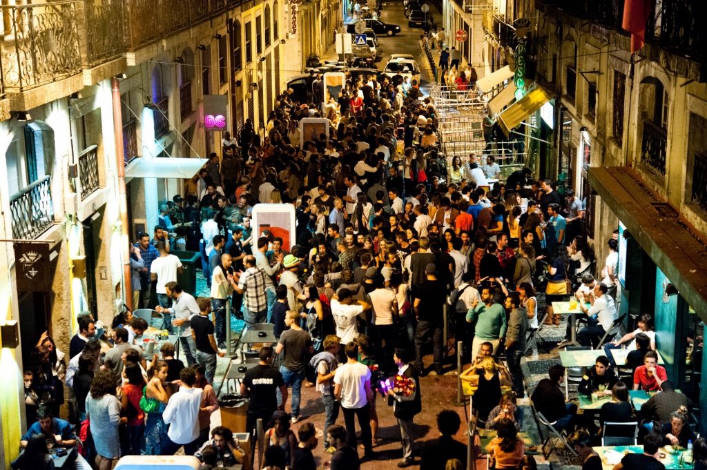 Cais do Sodré - Rua Rosa - Party in Lisbon - do in Lisbon