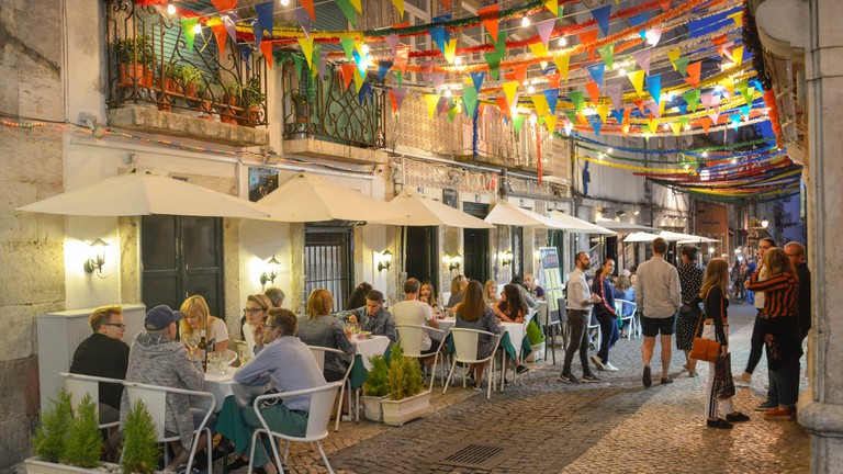 Nightlife in Lisbon - Bairro alto - Where to drink in Lisbon 2020 - Do in Lisbon